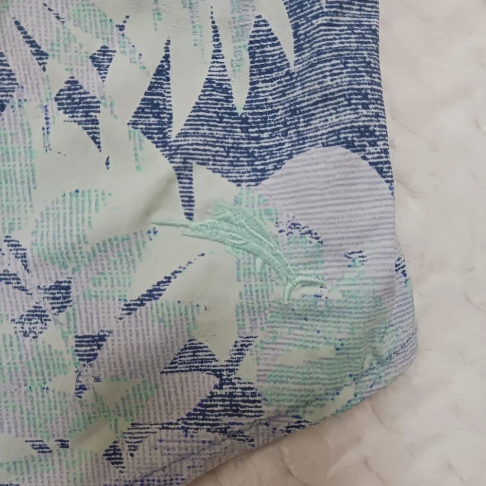 Tommy Bahama good pre